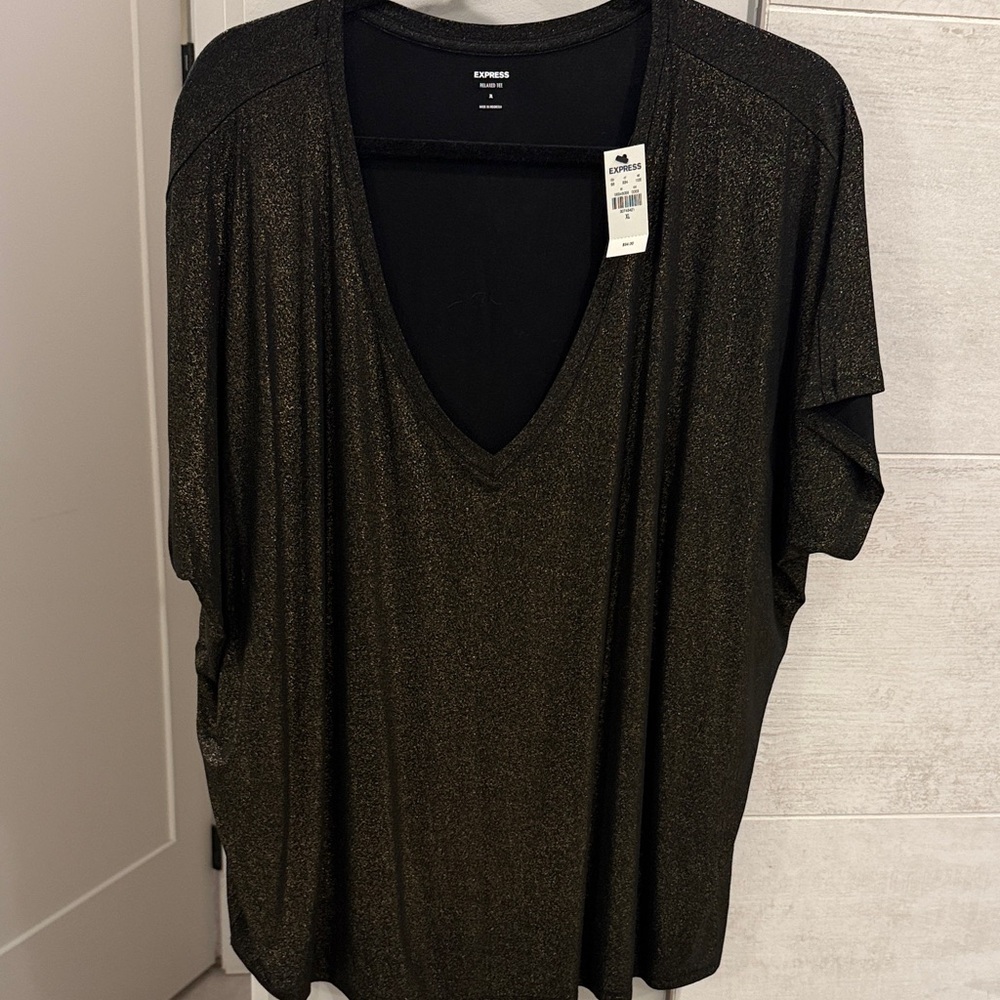 🧡 Express Shimmering Black and Gold Top